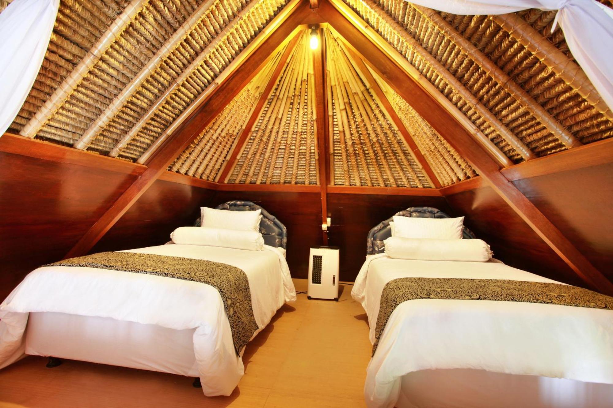 Villa Bukit Nusa Lembongan Номер фото